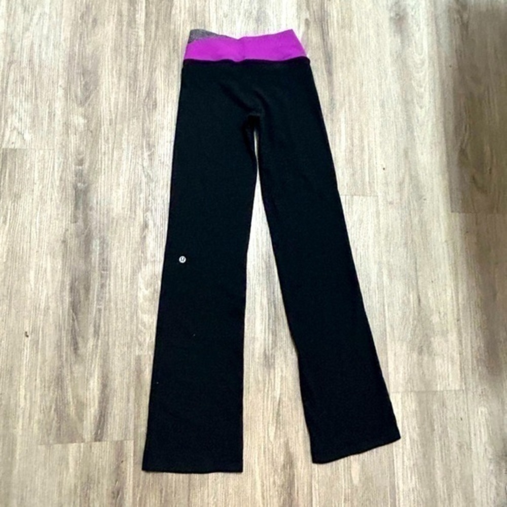 LULULEMON Astro wide leg flare workout yoga pants. 31” L. Excellent condition